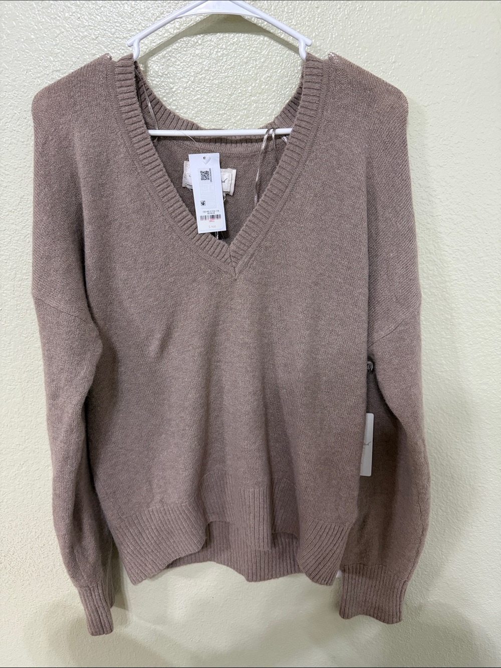 Abercrombie & Fitch Women's V-Neck Sweater Archive Collection